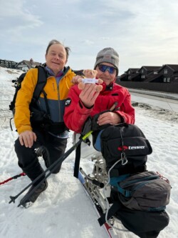 avec Pierre et Hervé la mascotte avec Pierre et Hervé