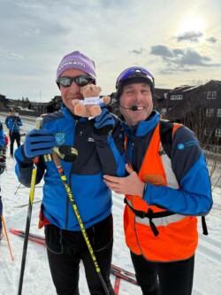 la mascotte avec Michel et Stéphane la mascotte avec Michel et Stéphane