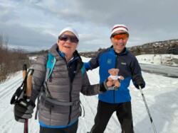 avec Catherine et Laurent la mascotte avec Catherine et Laurent